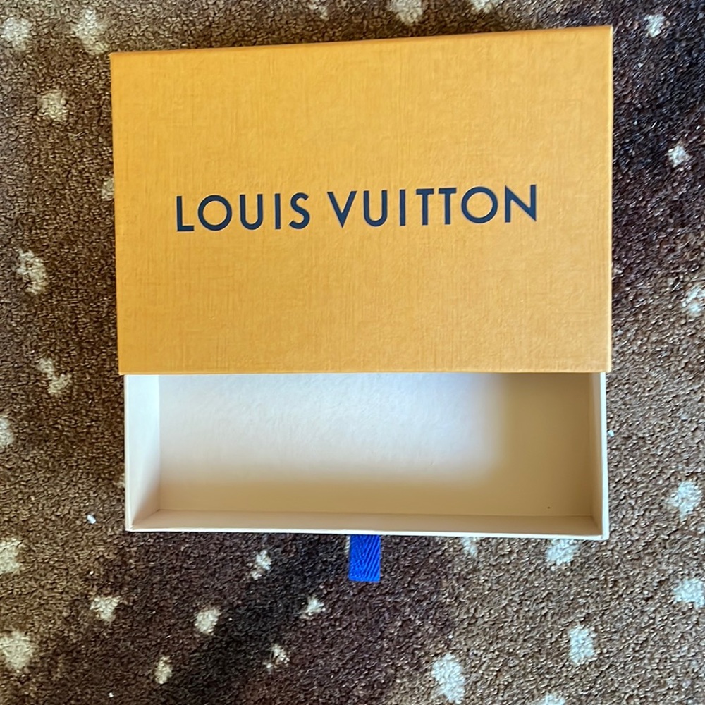 9x6 perfect condition LV box